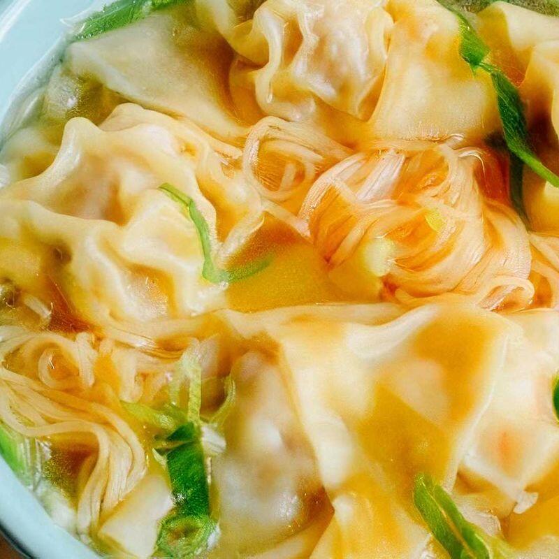 B5. Wonton Noodles Soup